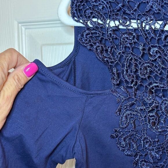 NWT Ladies Size Small Navy Blue Cold Shoulder Elegant Top with Lace Front - Picture 3 of 4